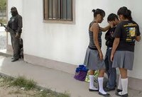 Messico: bambine reclutate dai narcos